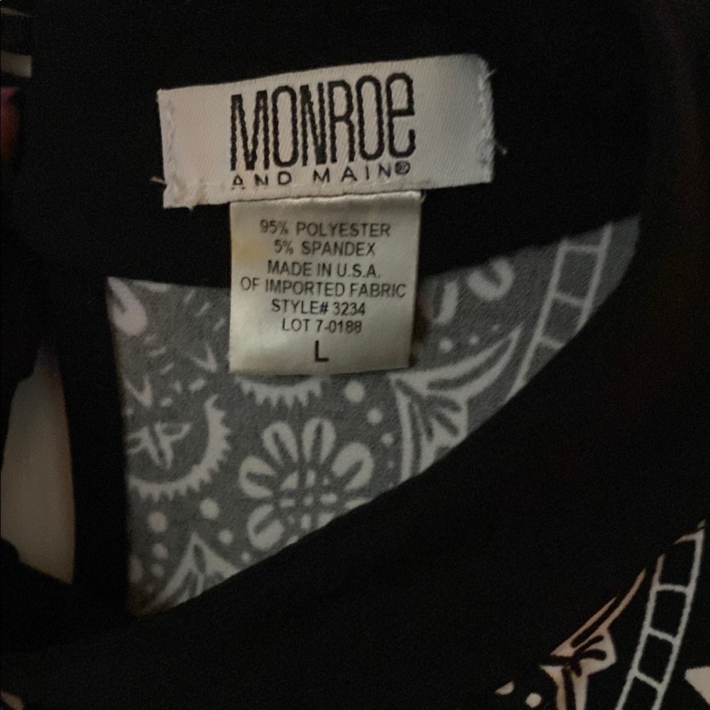 Monroe & Main Black and White Tunic Top - Picture 3 of 6